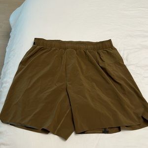 Lulu Lemon Men’s Surge Lined Short 6" Size Small